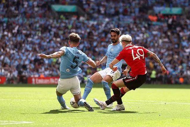 英雄联盟竞猜-足总杯今晚再迎强敌，尼斯外线爆发，主帅态度——引发热议，纪律约束更严格(阿森纳60复仇)